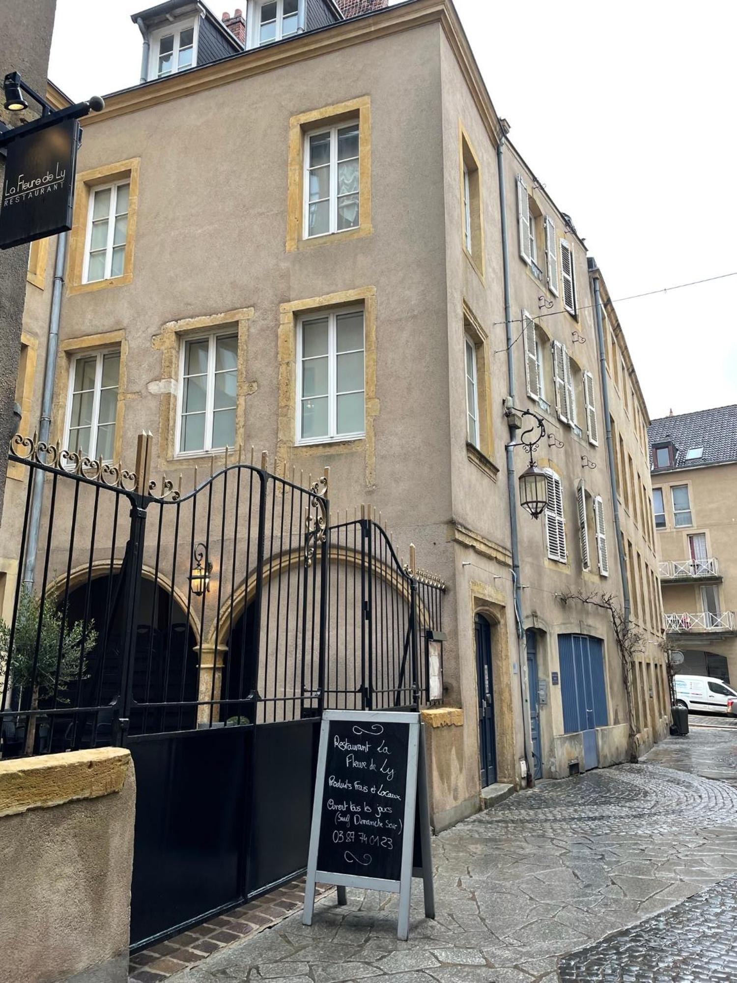 Fleure De Ly / Superb Studio Flat In Old Town Metz Exterior photo